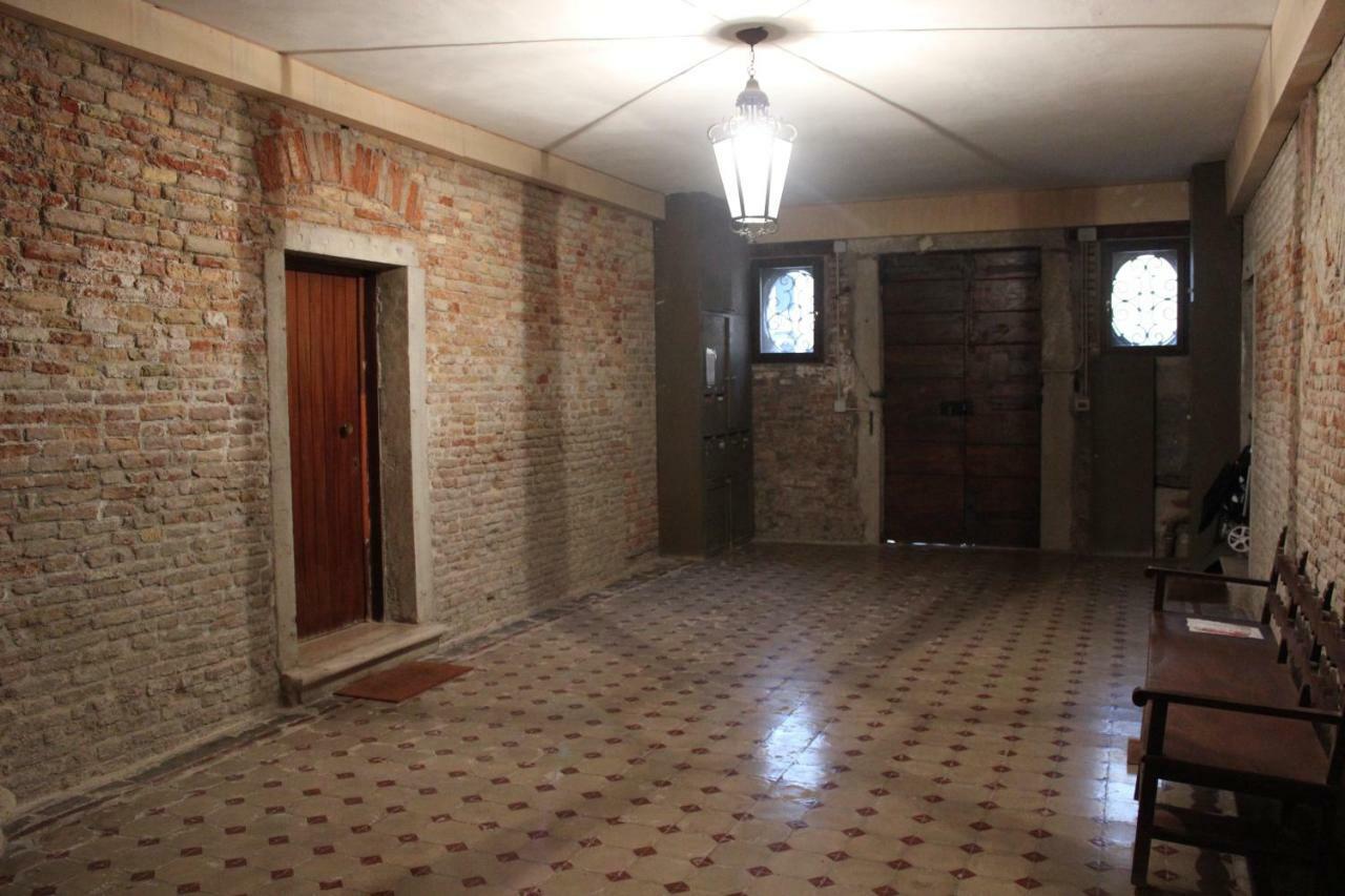 Sant'Agostin Apartment Венеція Екстер'єр фото